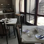 Sugo Panzio לינה וארוחת בוקר באיה